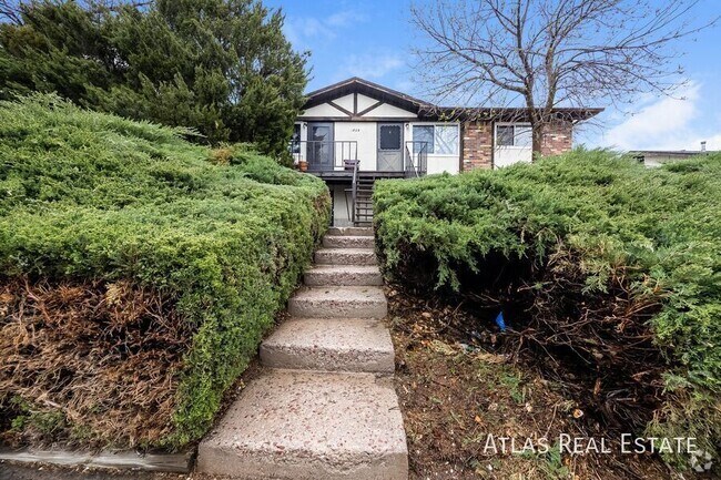 Building Photo - 1809 Eagle View Dr Unit 4 Rental