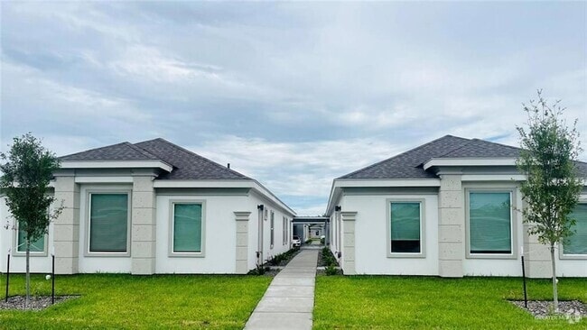 Building Photo - 1121 Shavano Dr Unit 2 Rental