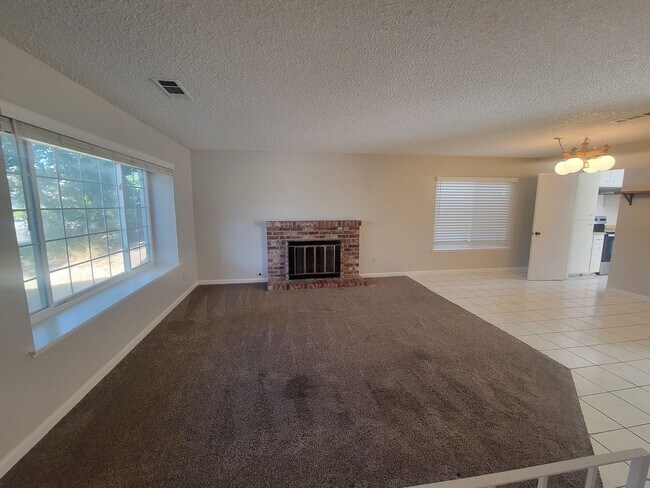 Photo - Spacious 3 Bed 2.5 Bath in Citrus Heights