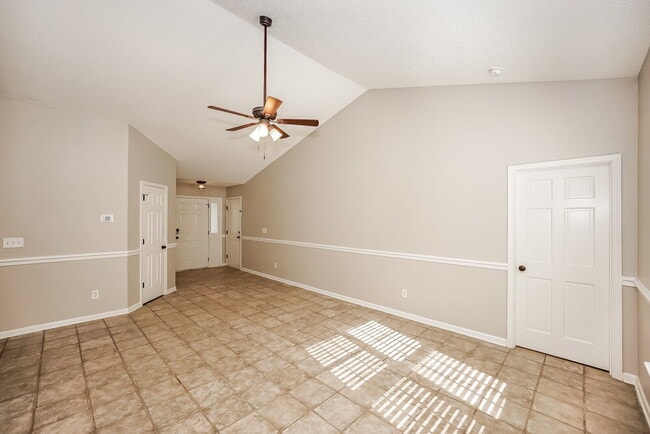 Photo - 1039 Sandy Point Dr SW