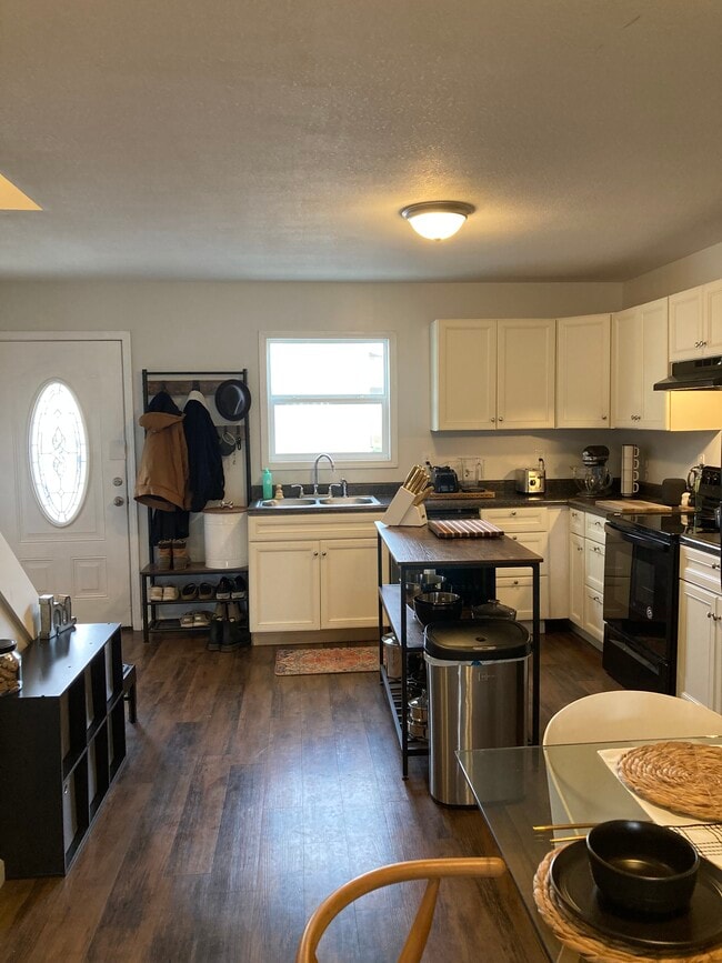 Photo - Laurel Flats LLC.