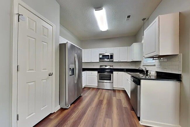 Photo - 11907 Harris Pointe Dr