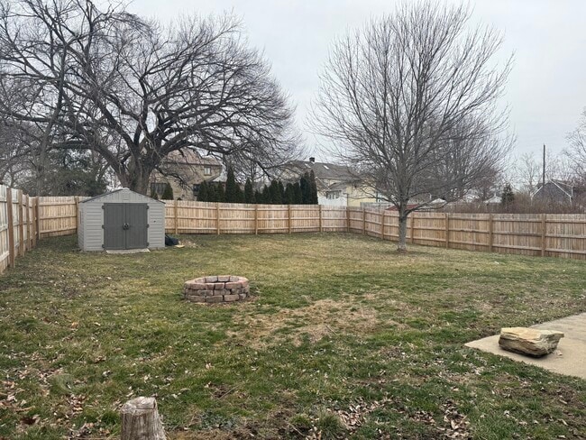 Photo - 404 Baker Dr