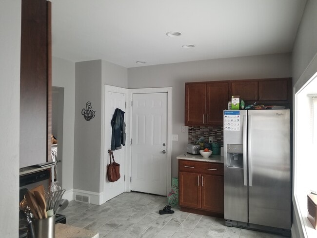 Kitchen - 4516 N Bartlett Ave Unit Upper