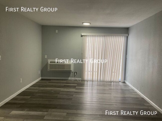 Photo - 305 N Broadway-#2 Unit #2