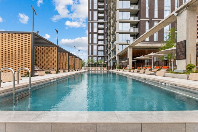 Building Photo - 300 Main