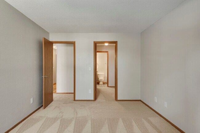 Photo - Summer Creek Apartments