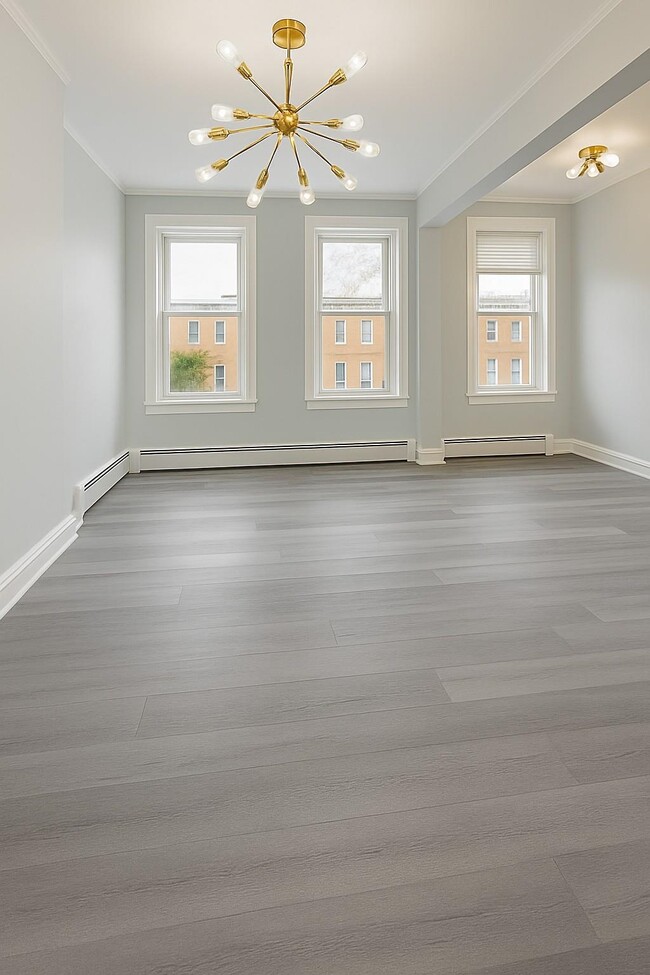 Photo - 396 Woodlawn Ave