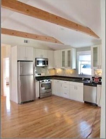 Building Photo - 23 Pitman St Unit 2