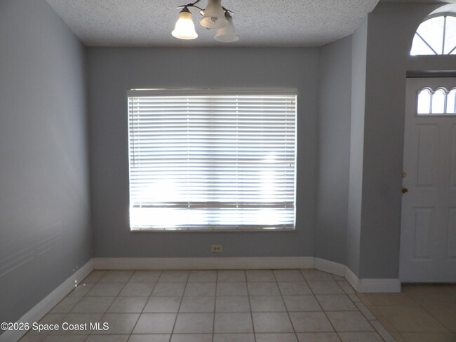 Photo - 1006 Locust Ave NW