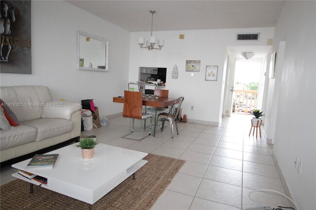 Photo - 1591 NE Miami Gardens Dr Unit 302