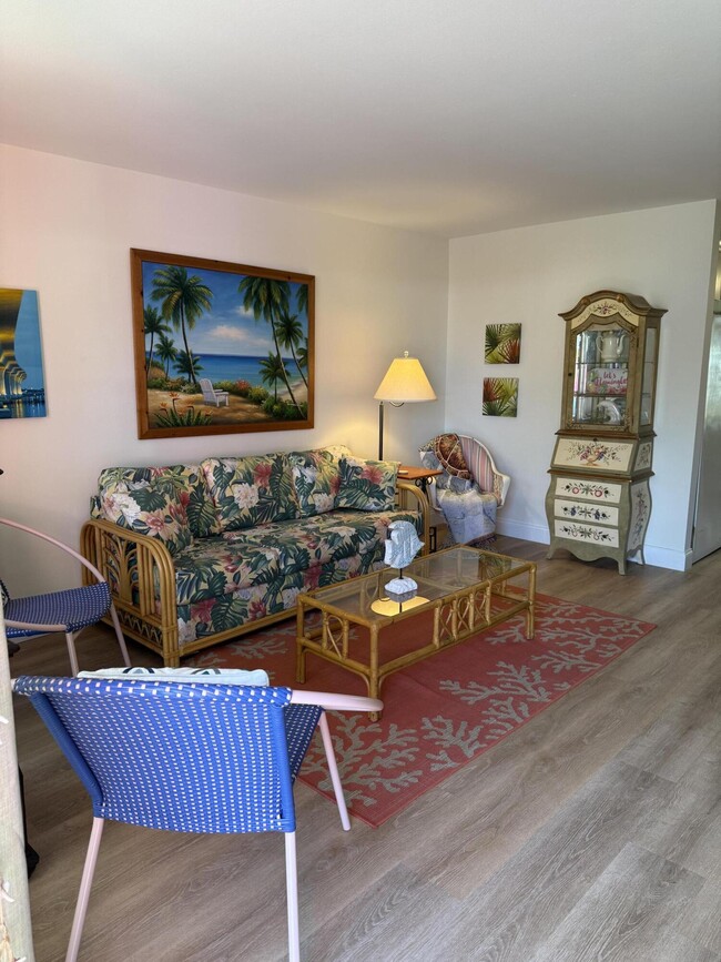 Photo - 440 SE Fini Dr