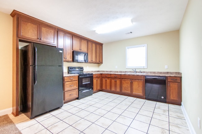 Photo - 8 Cal Rd Unidad A