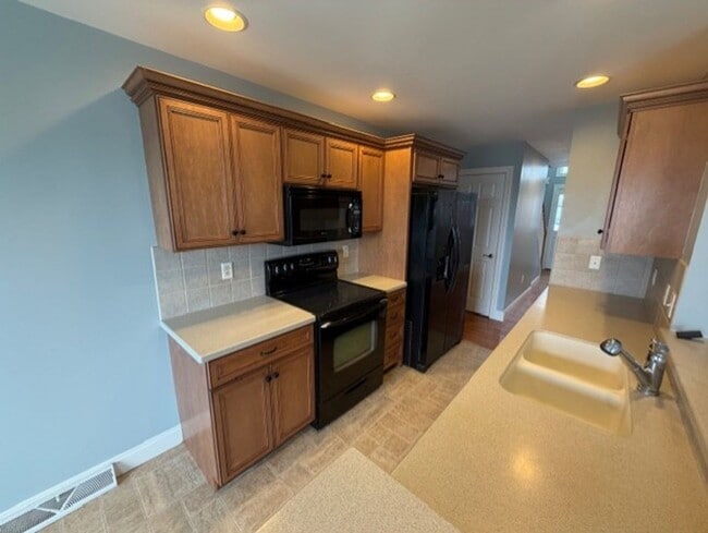 Photo - $2,200 townhome for rent Swatara township 3 bed 2.5 baths