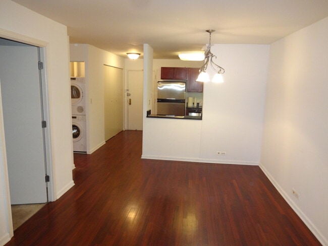 Building Photo - 222 E Pearson St Unit 2105