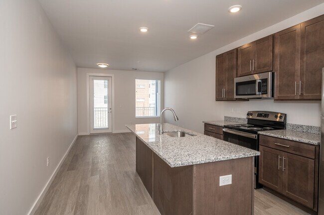 Photo - 2630 Short Vine Street Apartments