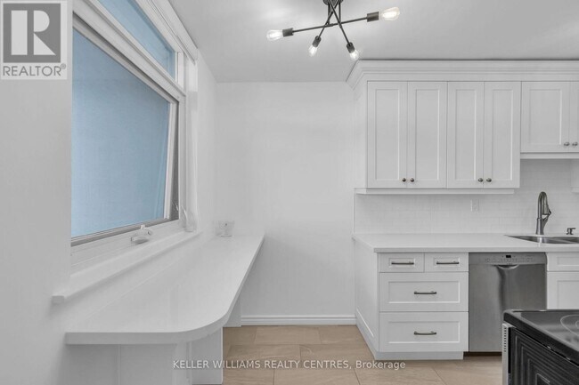 Photo - 7811 Yonge St Unit 407