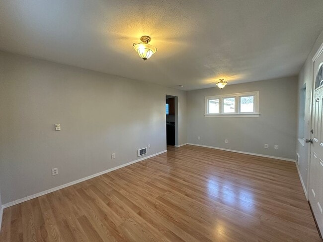 Photo - Stand-alone 1BR Home | W/D | Prime North E...
