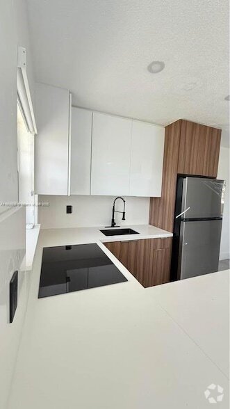 Building Photo - 2430 NE 188th St Unit 2434 Rental