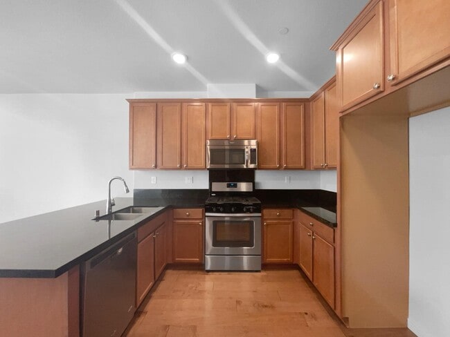 3234 Bridgeway Dr