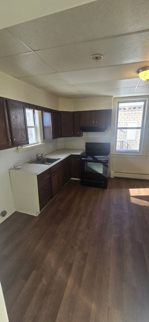 Photo - 154 Garibaldi Ave Unit 154 Garibaldi Ave #2