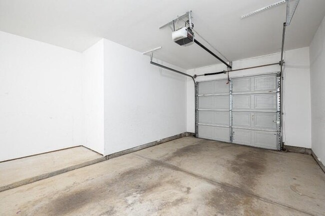Photo - 3334 Endsleigh Ln Unit Wellesley Gardens
