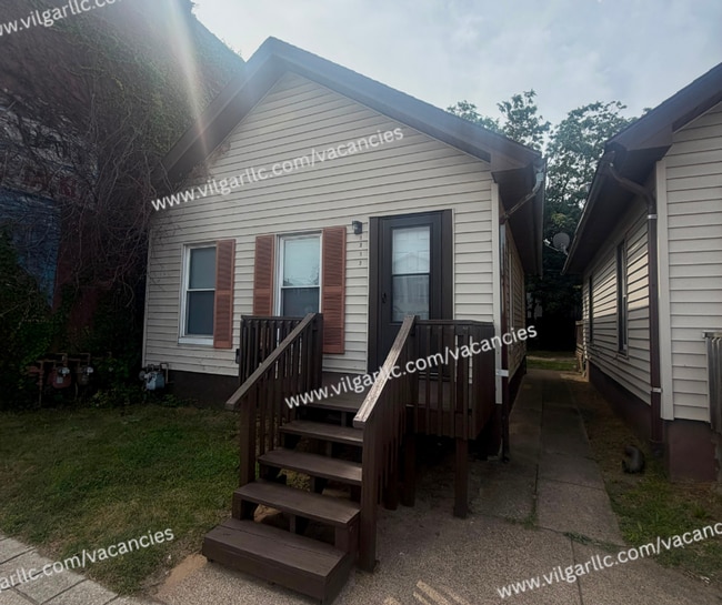 1313 Franklin St