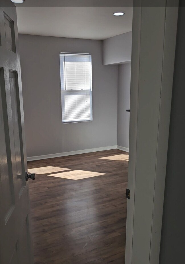 Photo - 118 S Walnut St Unit 2