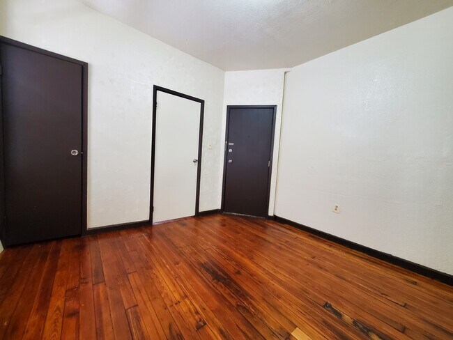 41 Grant Ave #1R