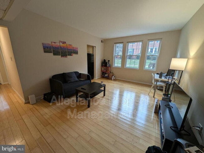 Photo - 1909 Key Blvd