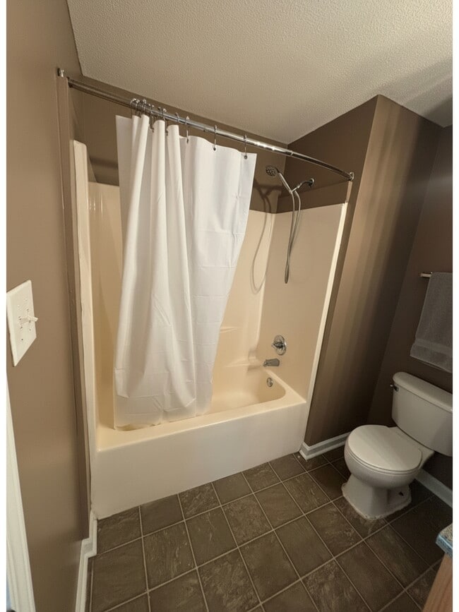 Photo - 212 Orchard Way