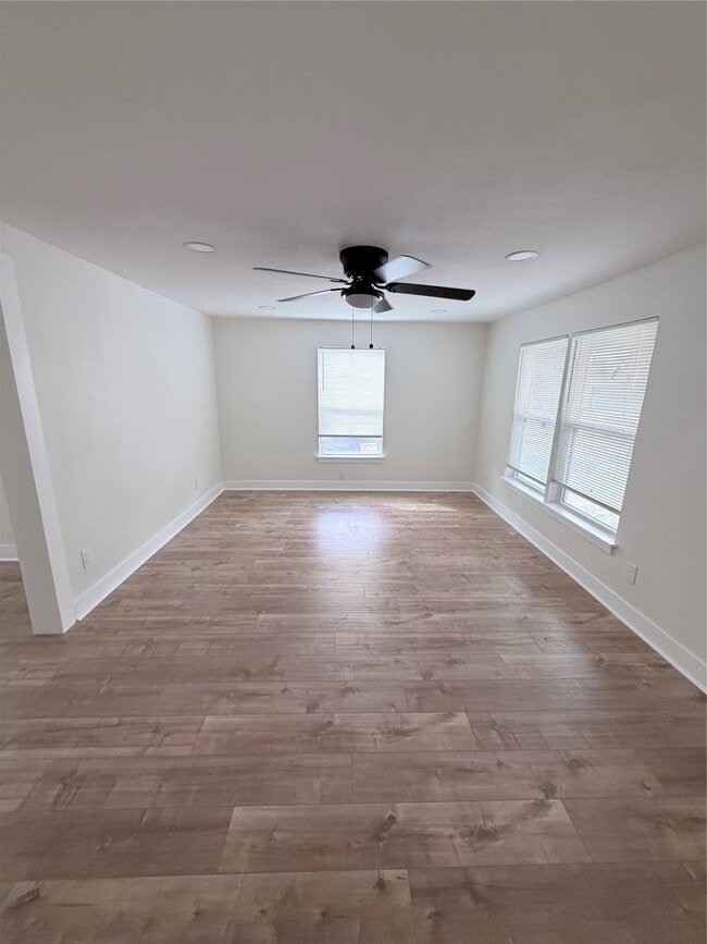 Photo - 1526 E 32nd 1/2 St