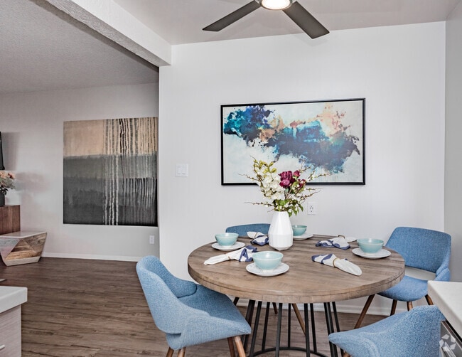 1BR, 1BA - 750 SF