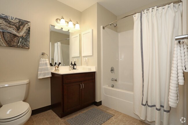 6 Emily Way - Brook Hill Village - Baño