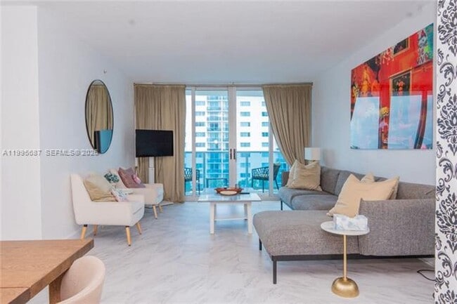 Building Photo - 7501 E Treasure Dr Unit 7501 E Treasure Dr # 5M