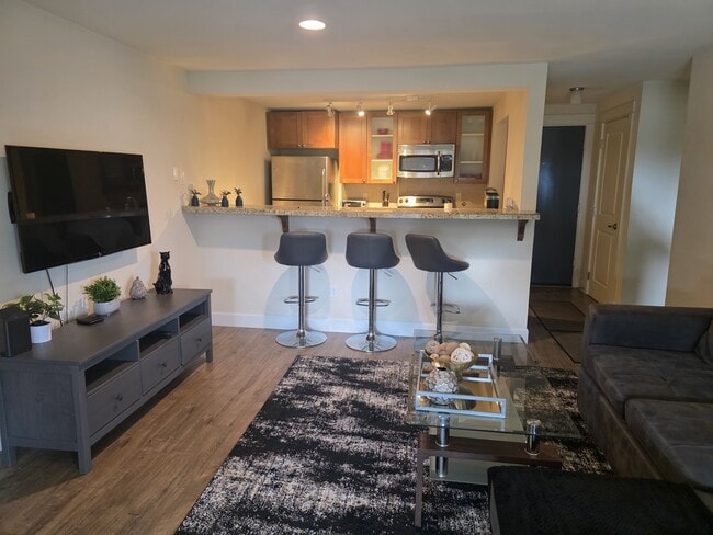 Photo - 300 N 130th St