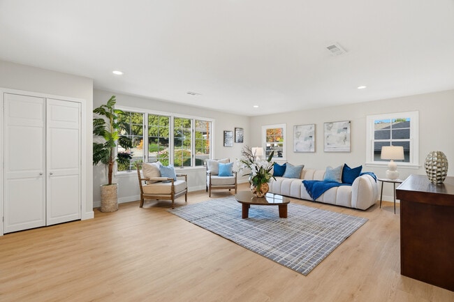 Photo - 274 W Laurel Ave