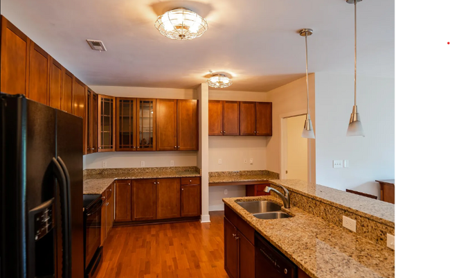 Building Photo - 630 Calvert St Rental