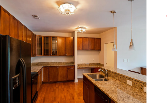 Building Photo - 630 Calvert St Rental