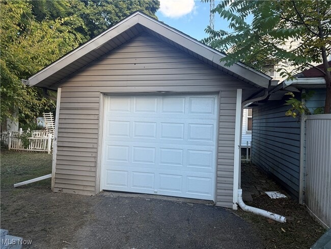 Photo - 204 Broad Ave NW