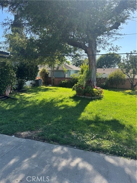 2011 E Orange Grove Ave