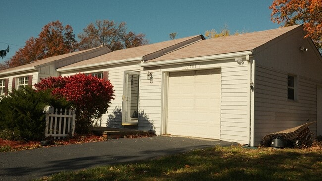 Photo - 32568 Electric Blvd