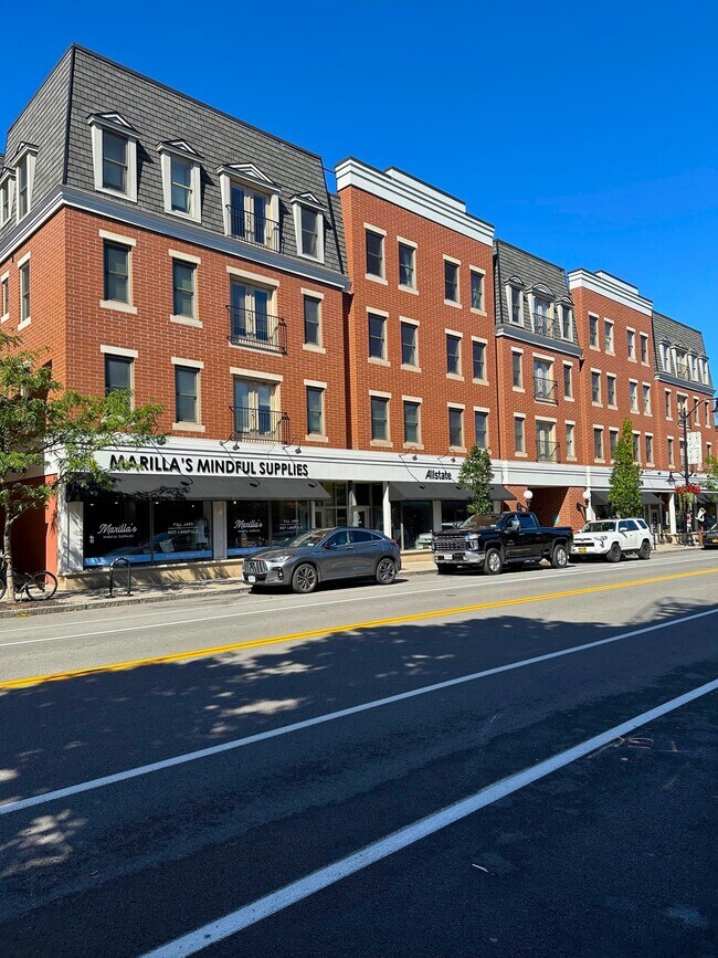 South & Hickory Place
