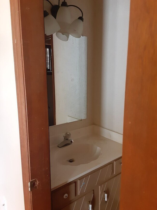 4 Bedroom and 2 Bathroom home NLR Rental House Rental in North Little