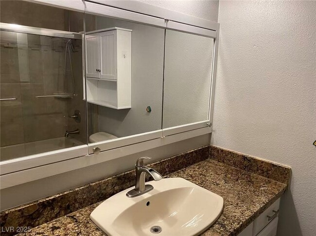 Photo - 612 Tam O Shanter