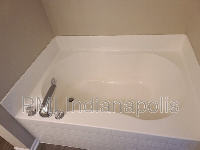 Photo - 5532 Burning Tree Ct