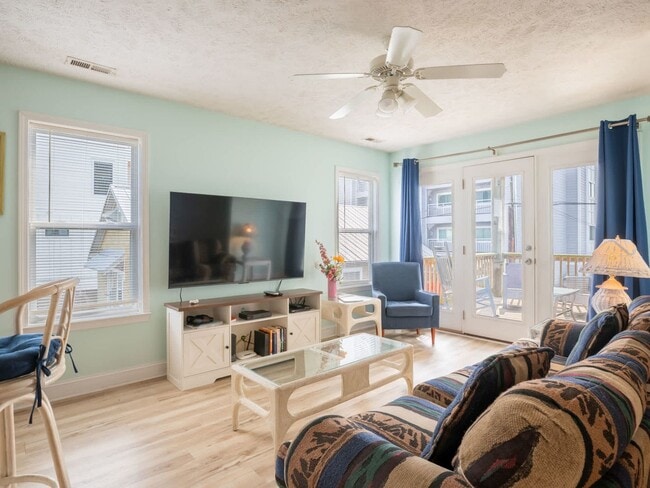 Photo - Sea Drift Carolina Breezin' @ 208 Carolina Beach Ave S #102 Unit 102