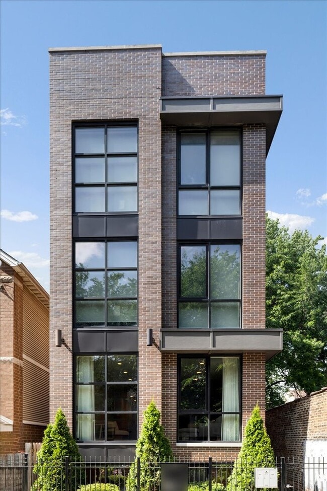 Building Photo - 1410 W Huron St Unit 1