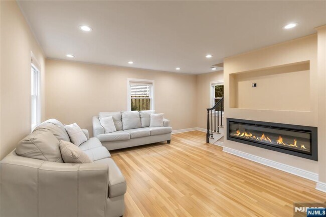 Photo - 31 Sherman Ave