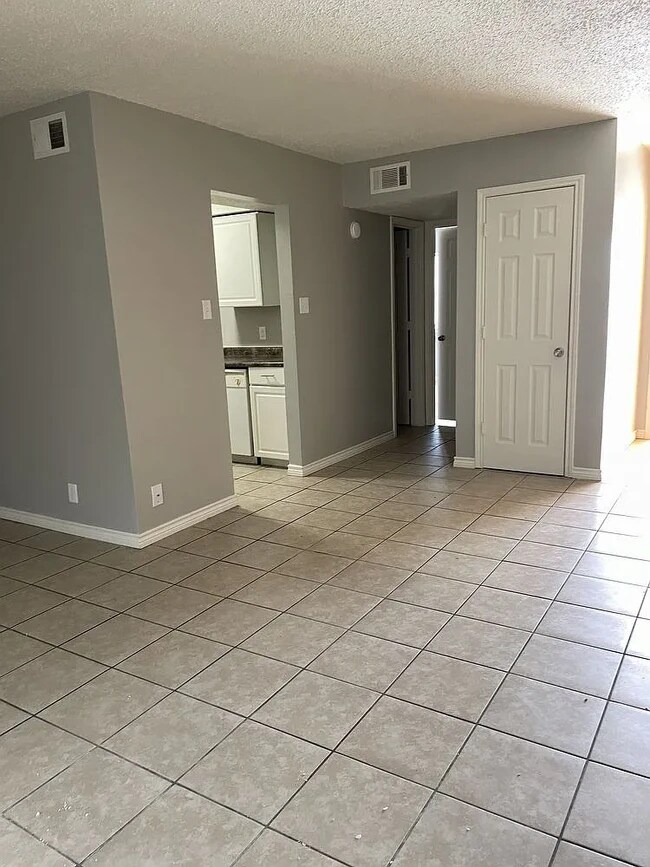 Photo - 881 Ridgewood Dr